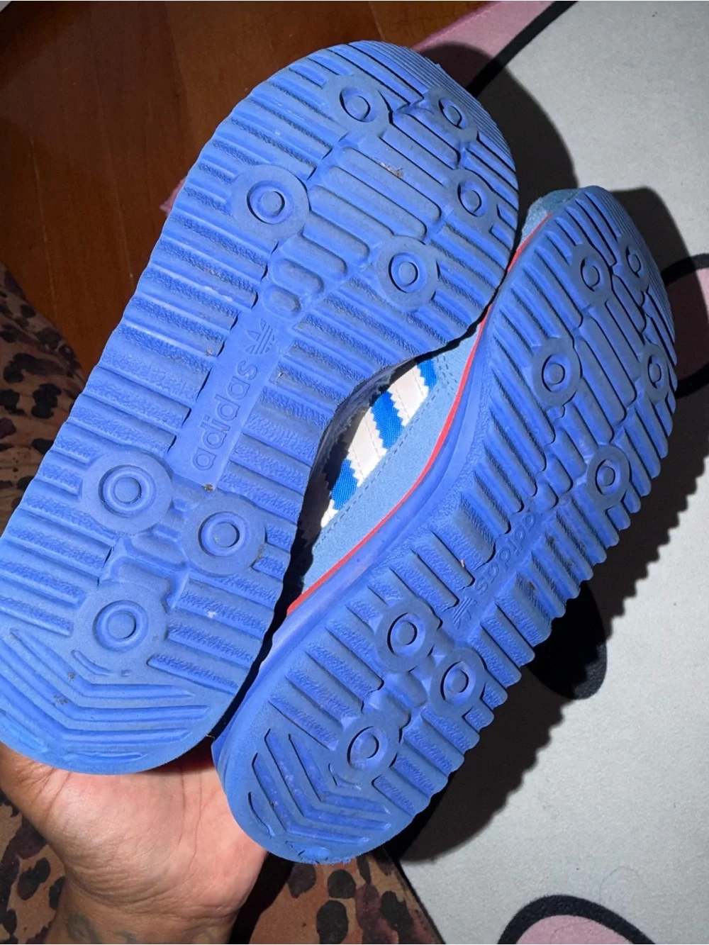 adidas kids Blue and White Ortholite Low-Top Sneakers